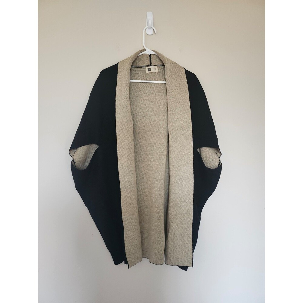 Look by M New York Colorblock Beige Black Poncho